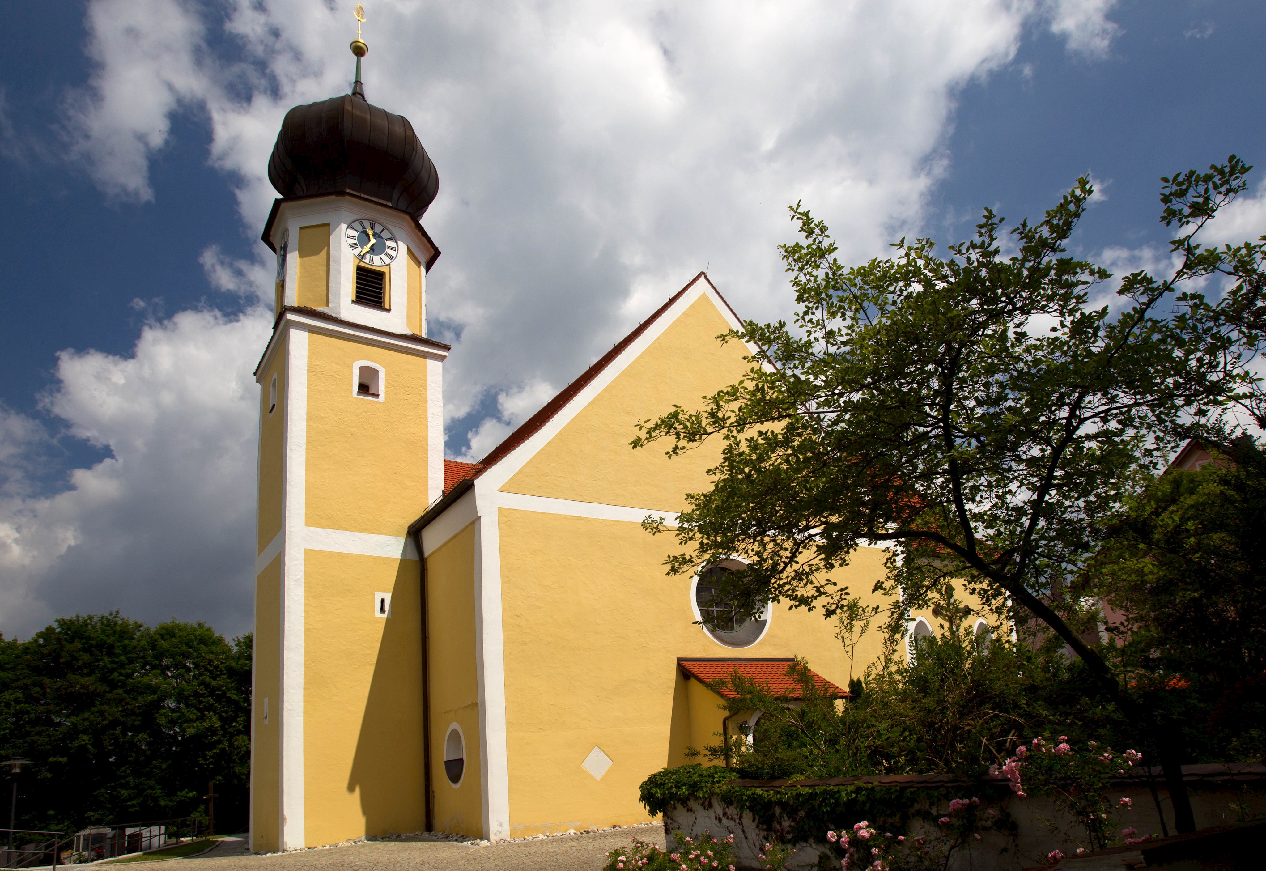 Wallfahrtskirche Mariä Geburt Frauenberg, Brunn