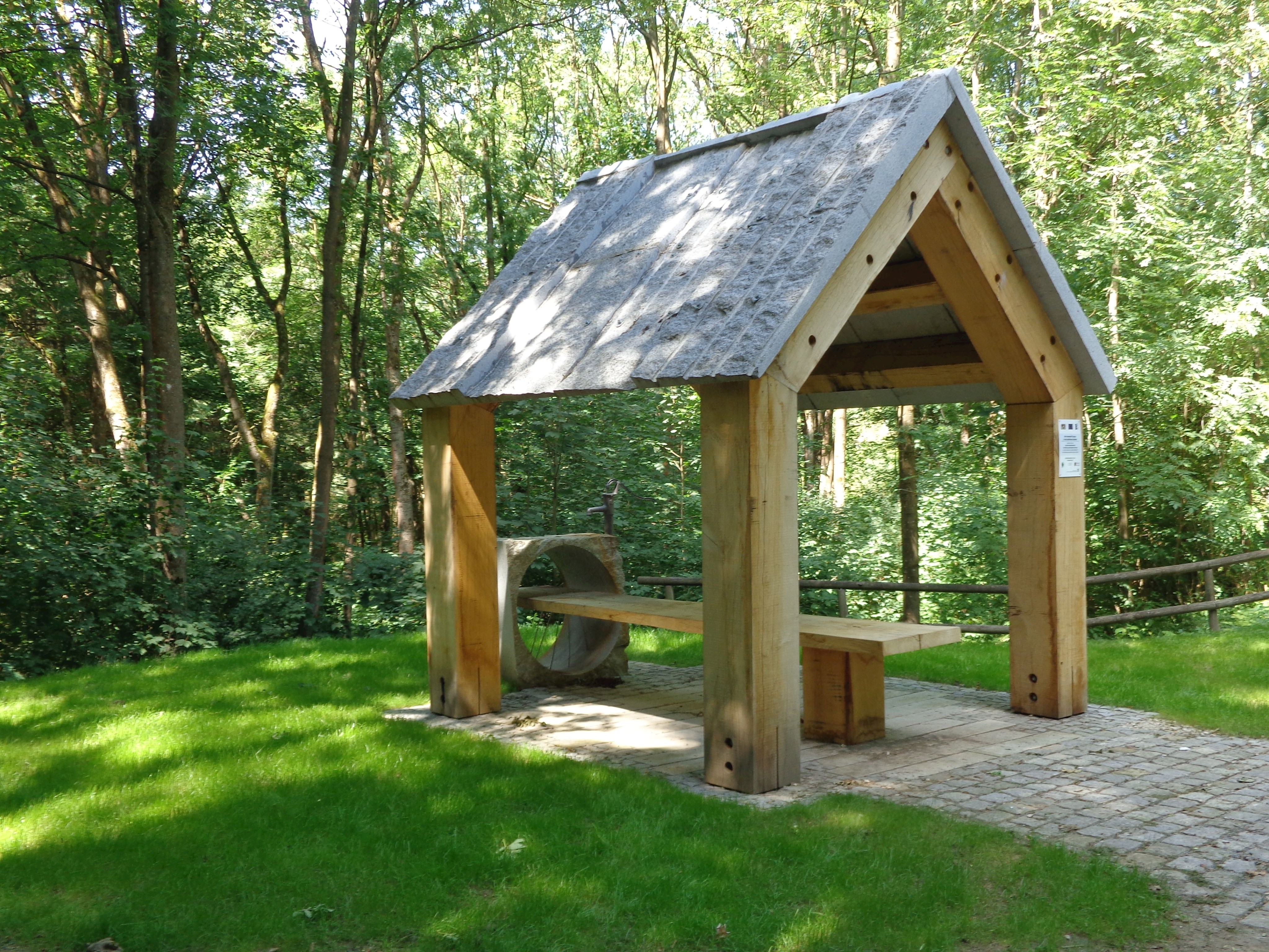 Pavillon Pilsach mit dem Thema Wasser und Wasserscheide